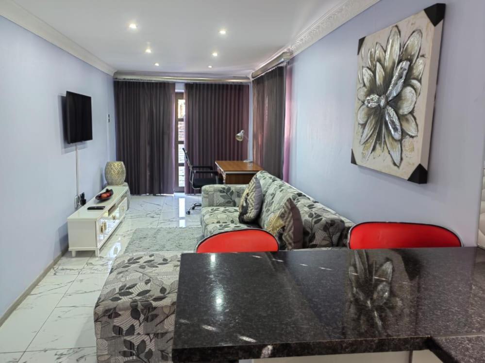 Obaa Sima Guest House Умтата Екстер'єр фото