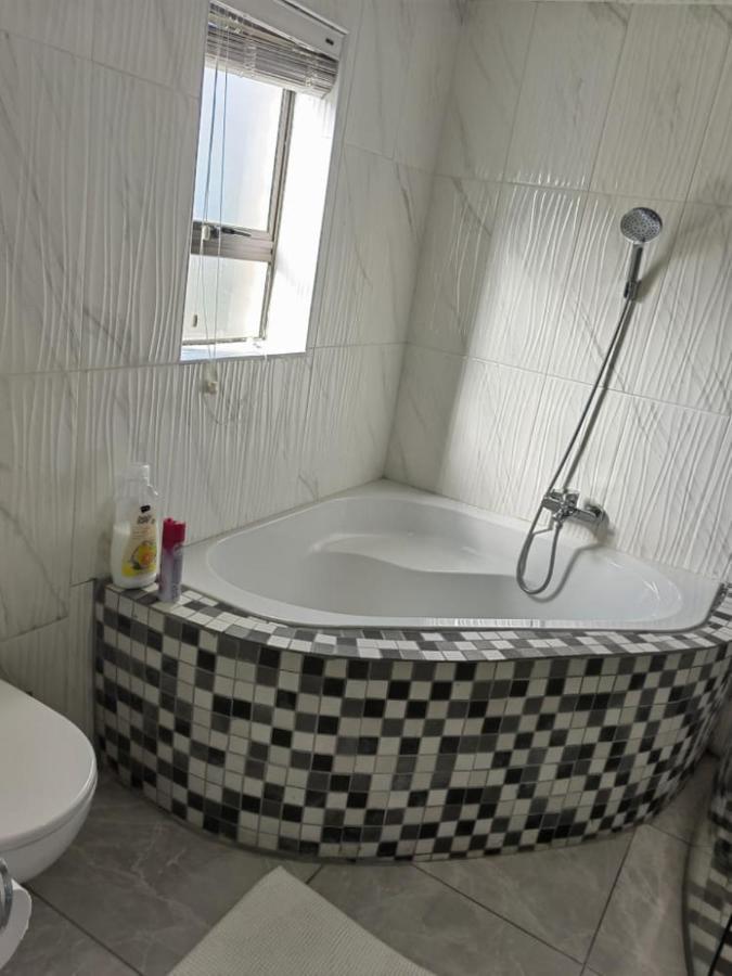 Obaa Sima Guest House Умтата Екстер'єр фото