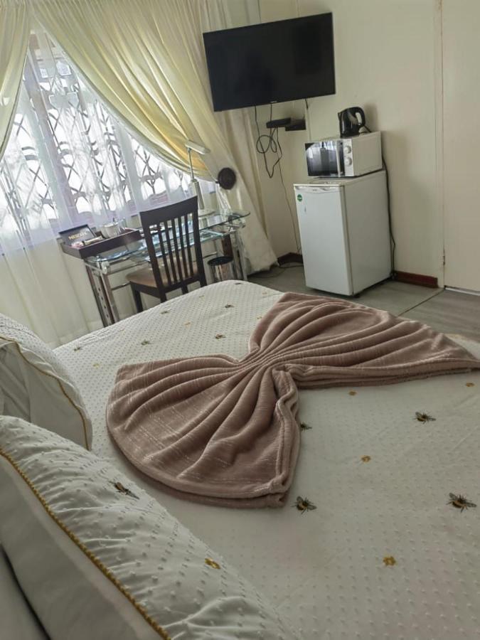 Obaa Sima Guest House Умтата Екстер'єр фото