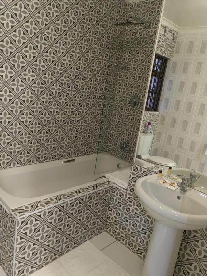 Obaa Sima Guest House Умтата Екстер'єр фото