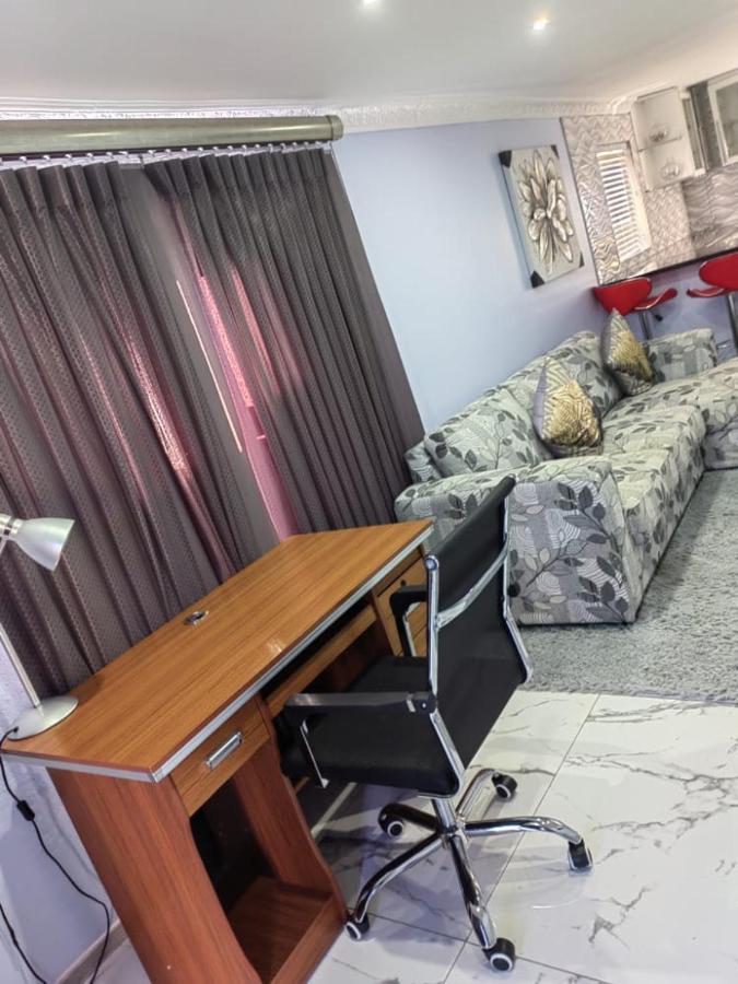 Obaa Sima Guest House Умтата Екстер'єр фото